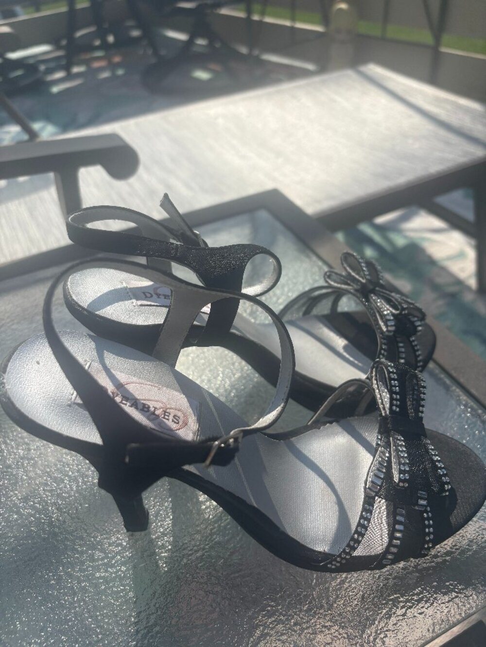 Dyeables 7.5 black dressy sandals